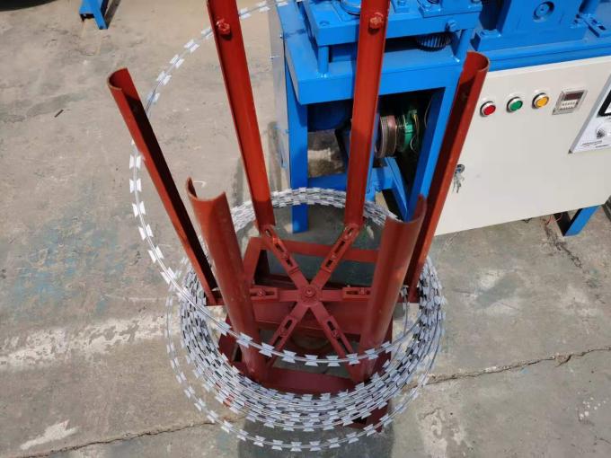 Punch Pressure 40T 9 Strips Razor Barbed Wire Machine , Shaving Blade ...