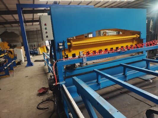 Fence Length 2.5m Transformer capacity160kva Curved Fence Mesh Welding Machine