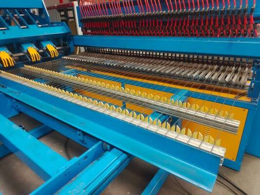 Wire Mesh Welding Machine / welded fence Mesh Welding Machine