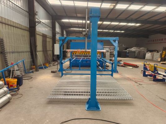 Online Bending Capacity 60 Pcs / Hour Mesh Size 50*200mm Fence Mesh Welding Machine